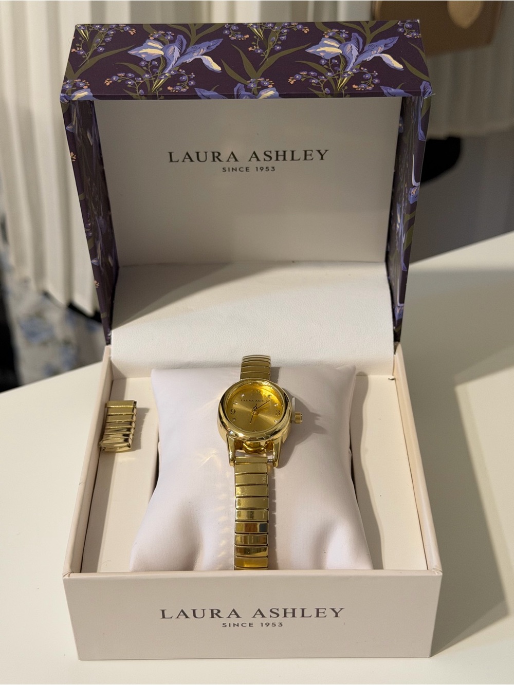 Laura Ashley Gold Stretch Bracelet Watch ‼️read description..